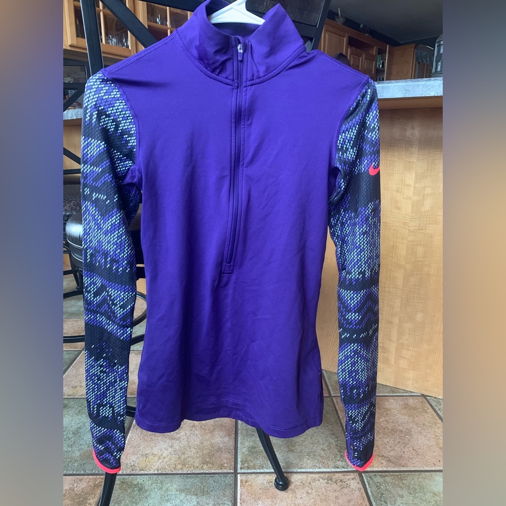 Nike Pro Dri Fit Half Zip Long Sleeve. XS. Fleece interior. Purple with pattern.